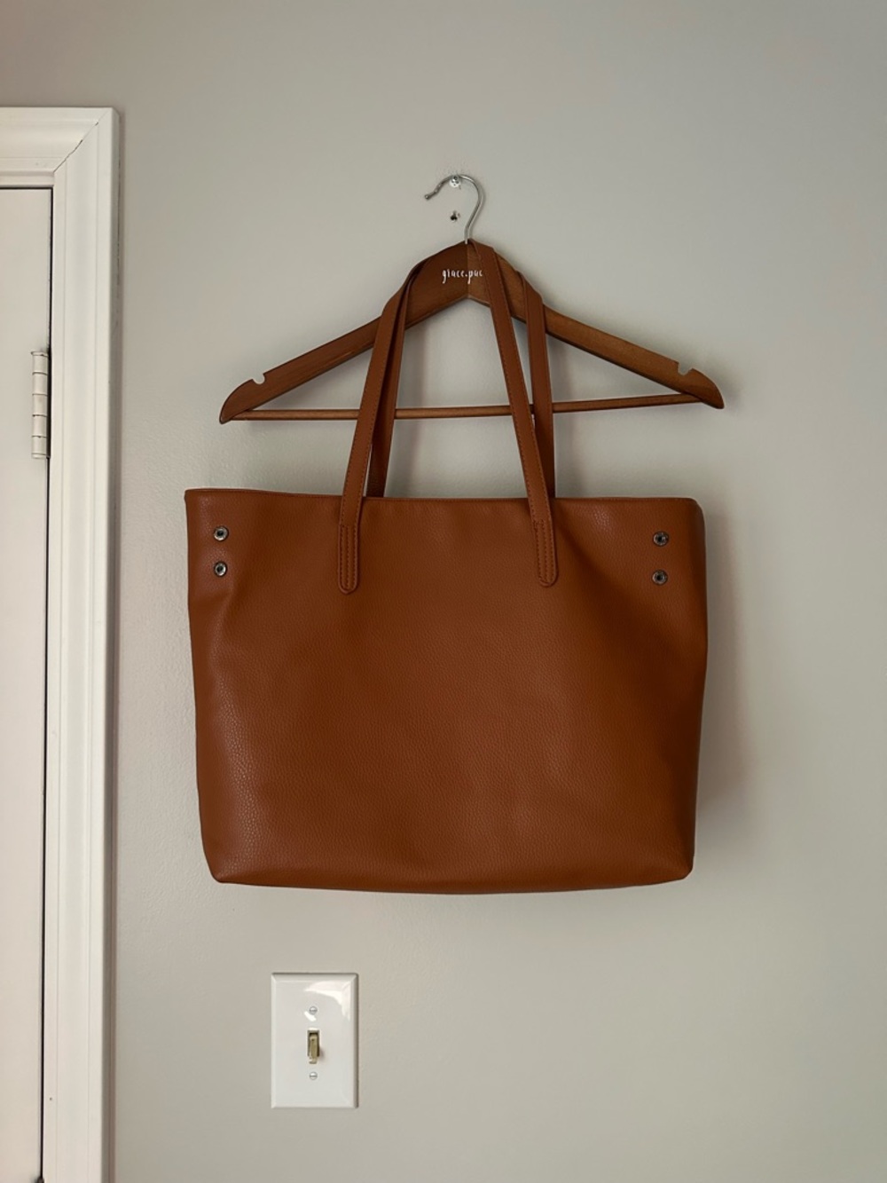 Universal Thread Tan Leather Tote Bag
